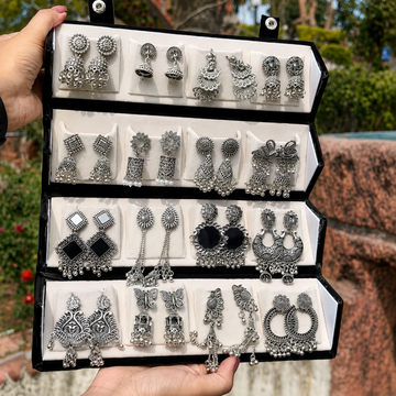 Set of 16 Earrings with Folding Jhumka Box
